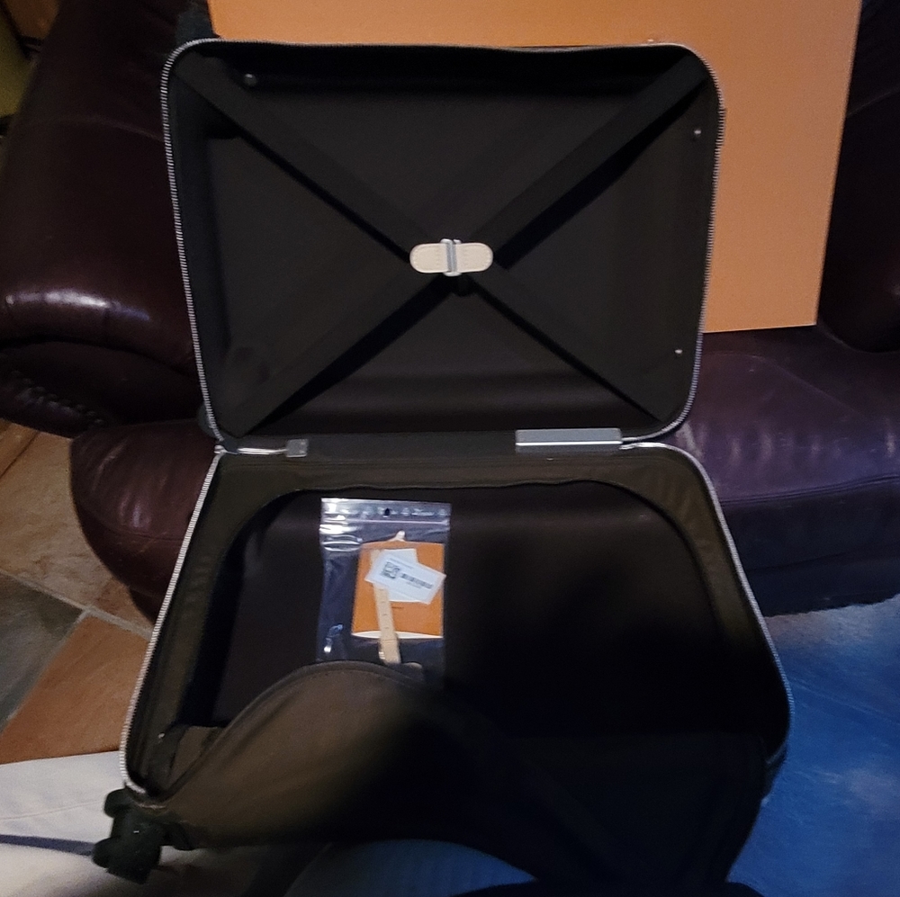 Authentic Louis Vuitton Horizon 50